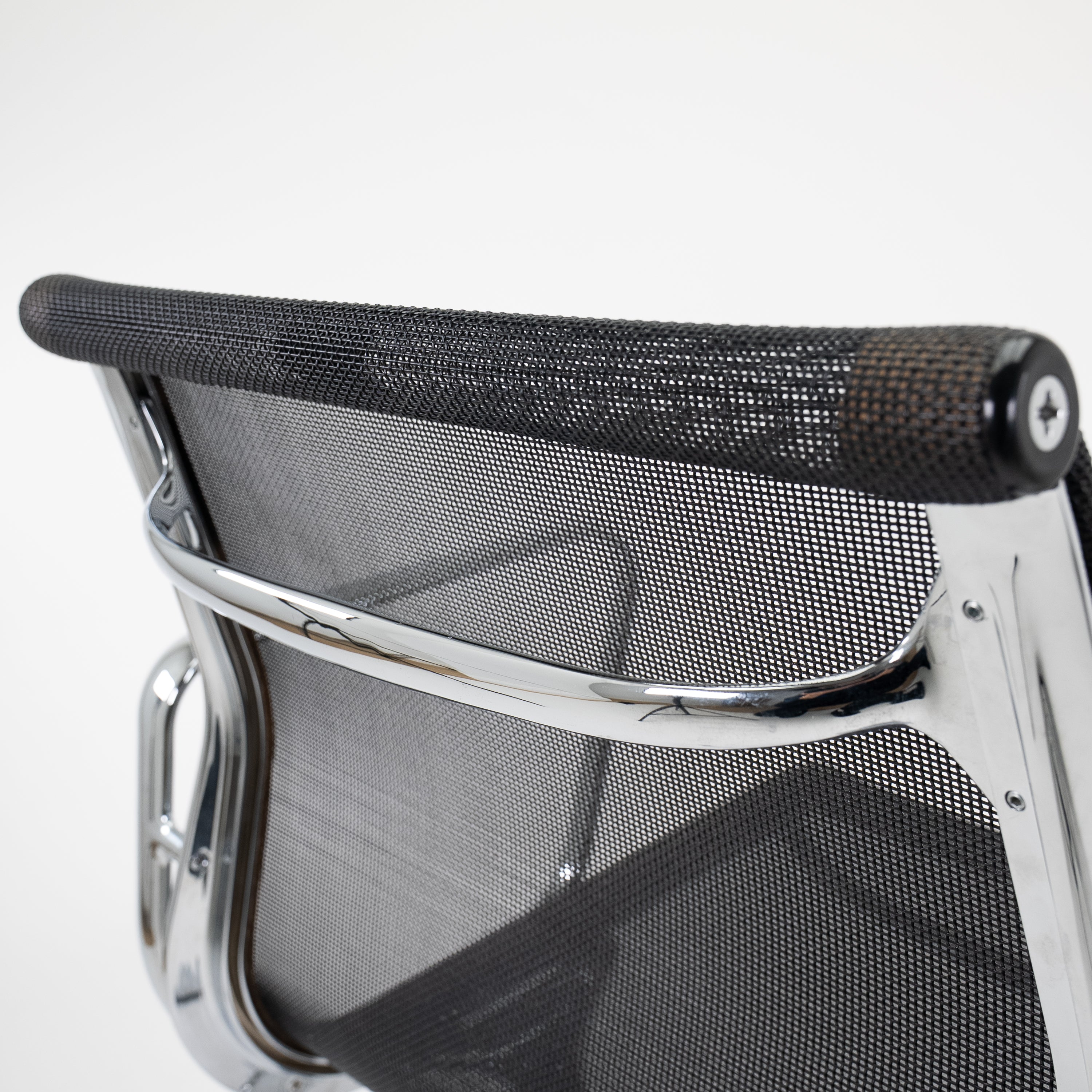 Vitra | EA108