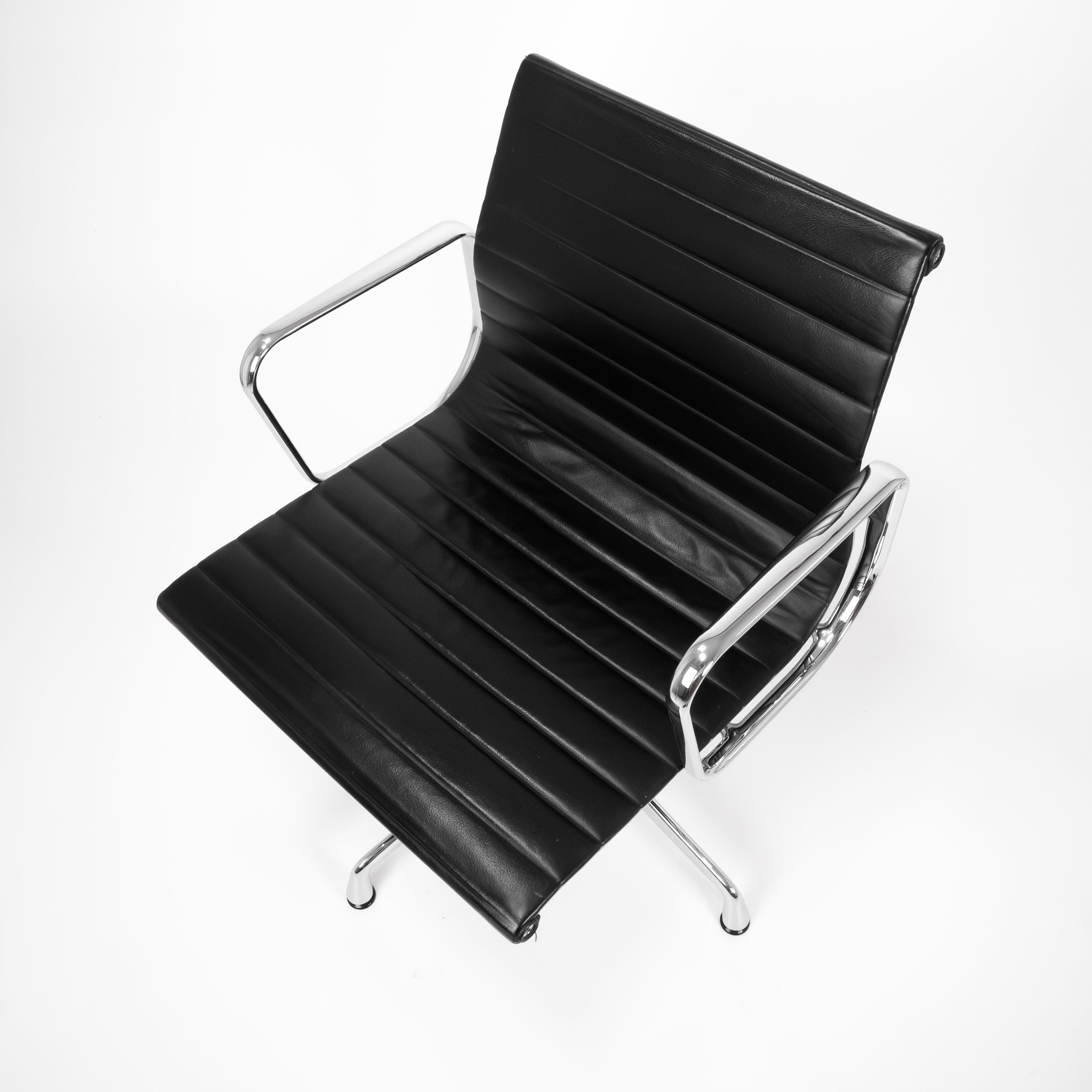 Vitra | EA108