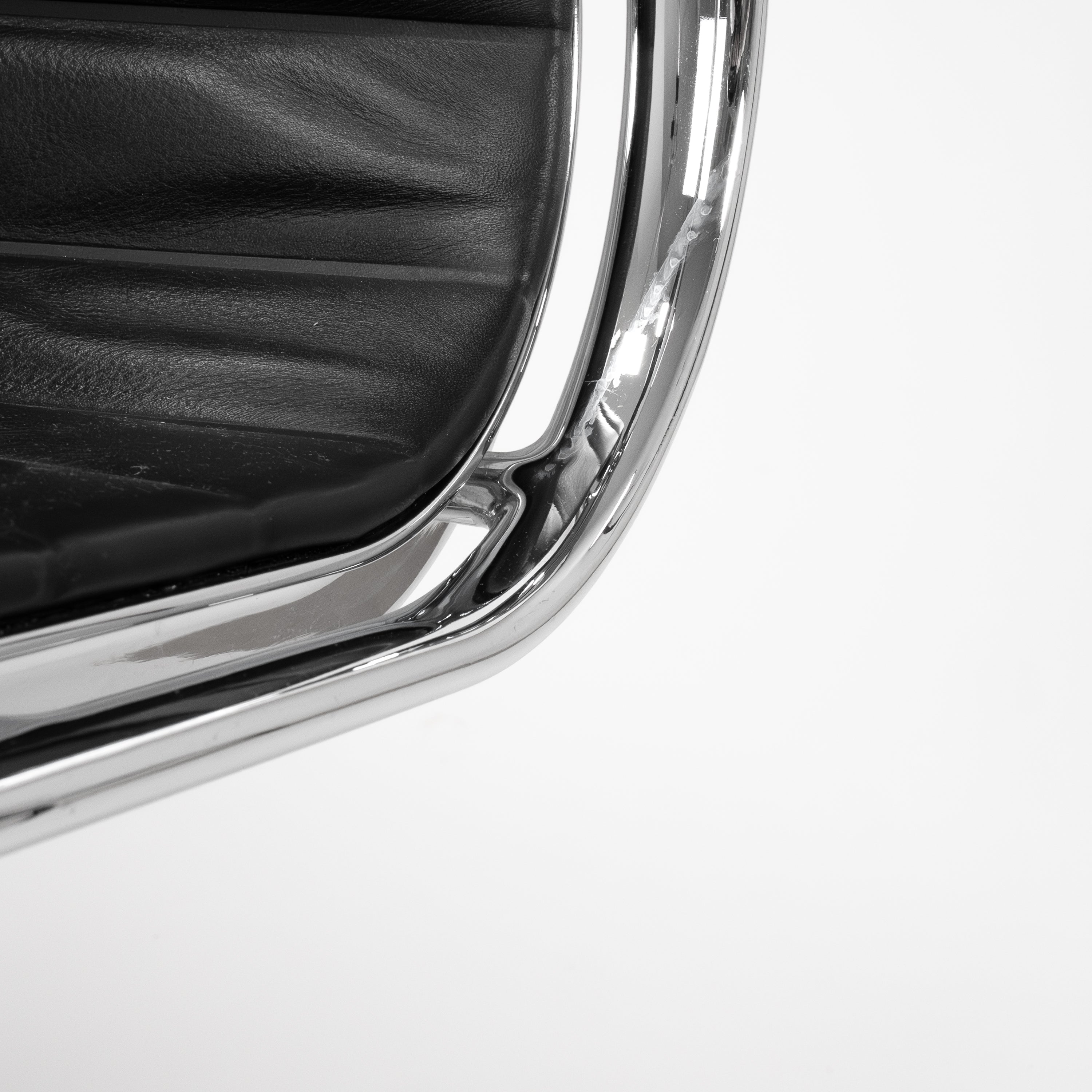 Vitra | EA108