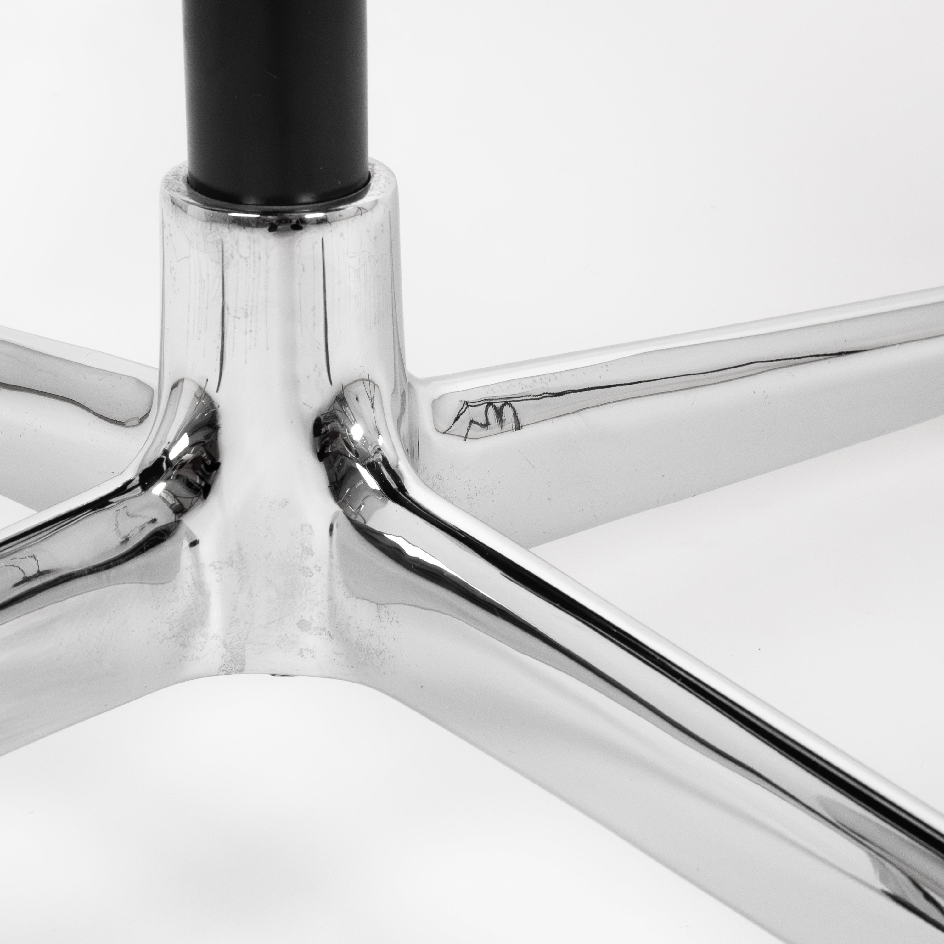 Vitra | EA108