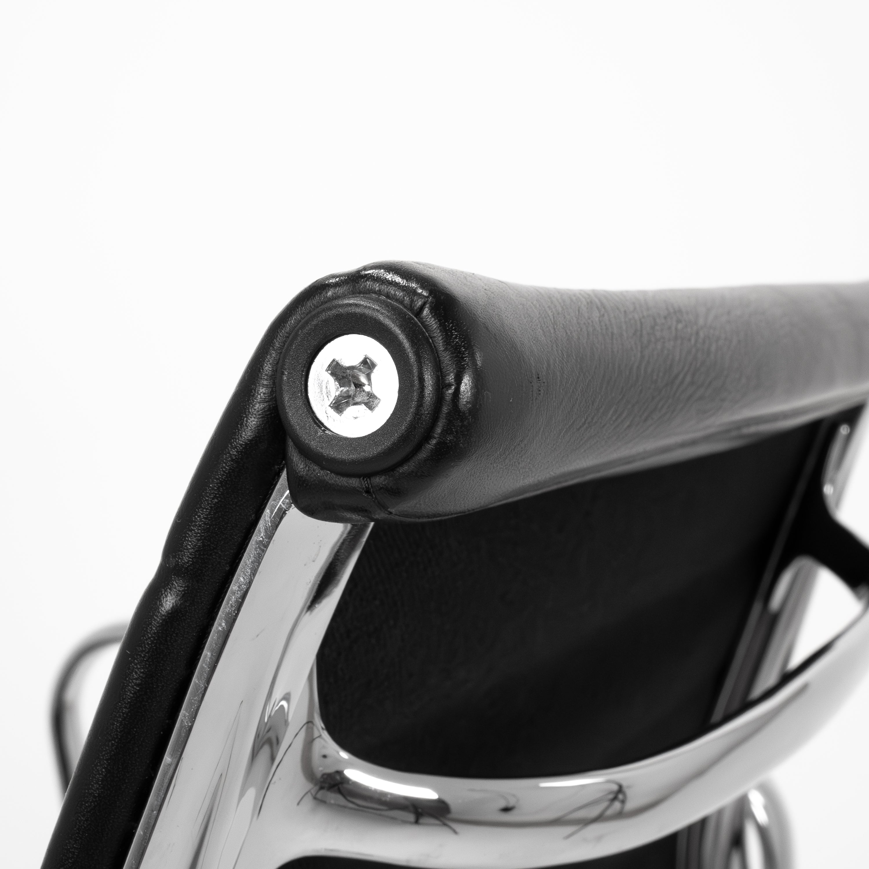 Vitra | EA108