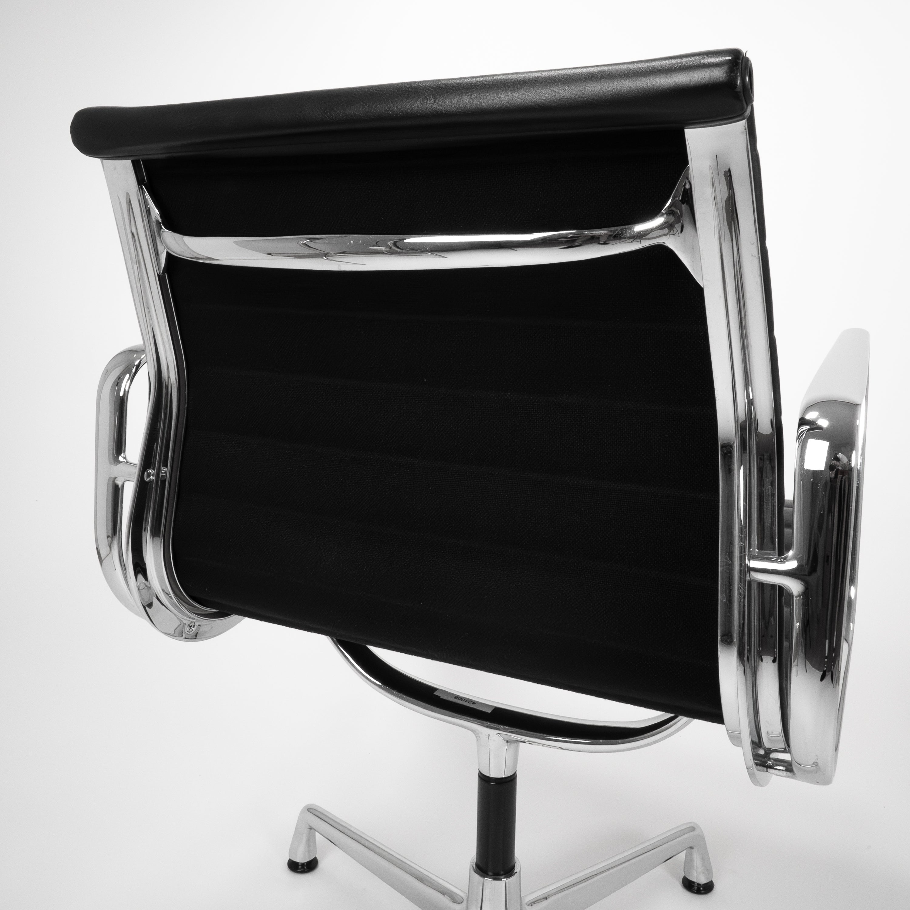 Vitra | EA108