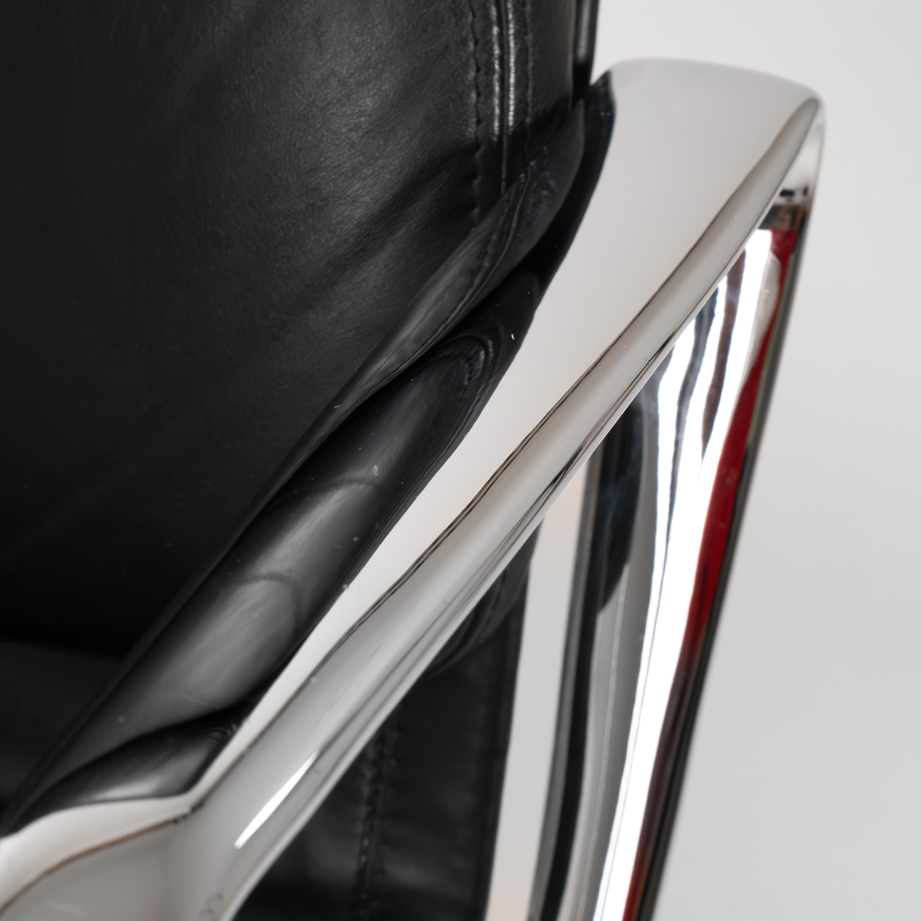 Vitra | EA116
