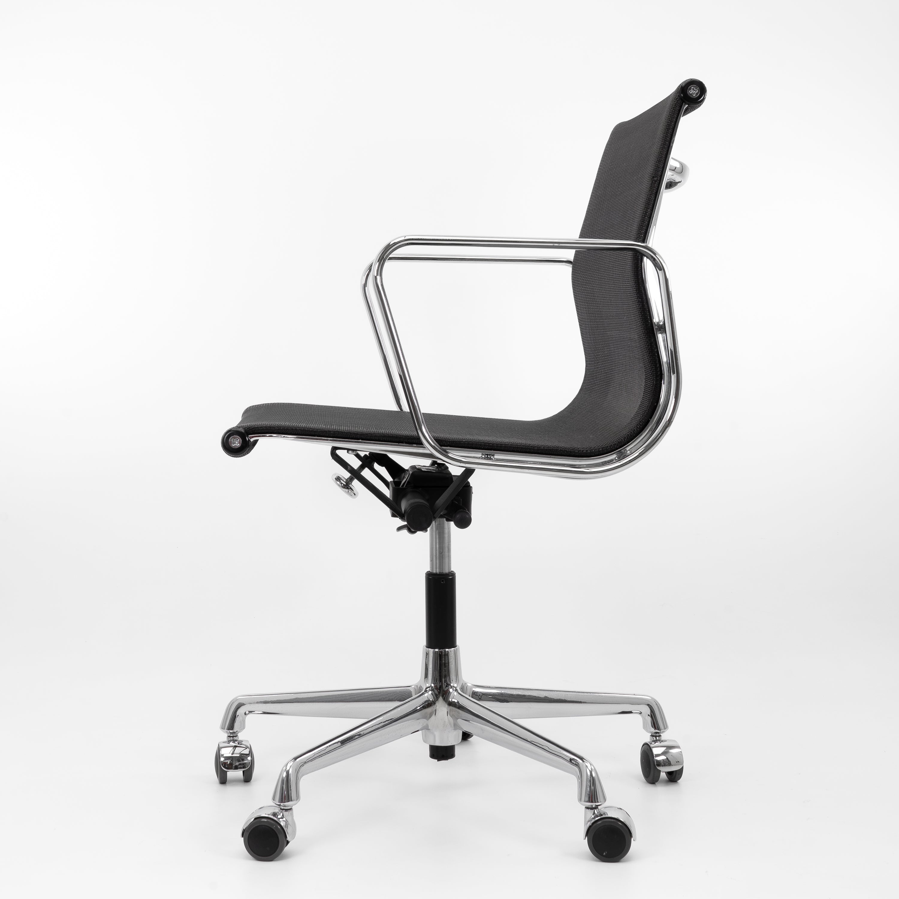 Vitra | EA 117