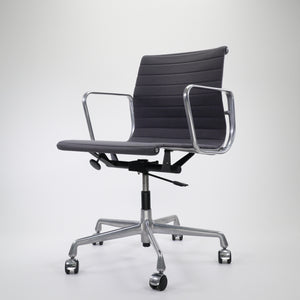 EA117 | Vitra | 1068-4