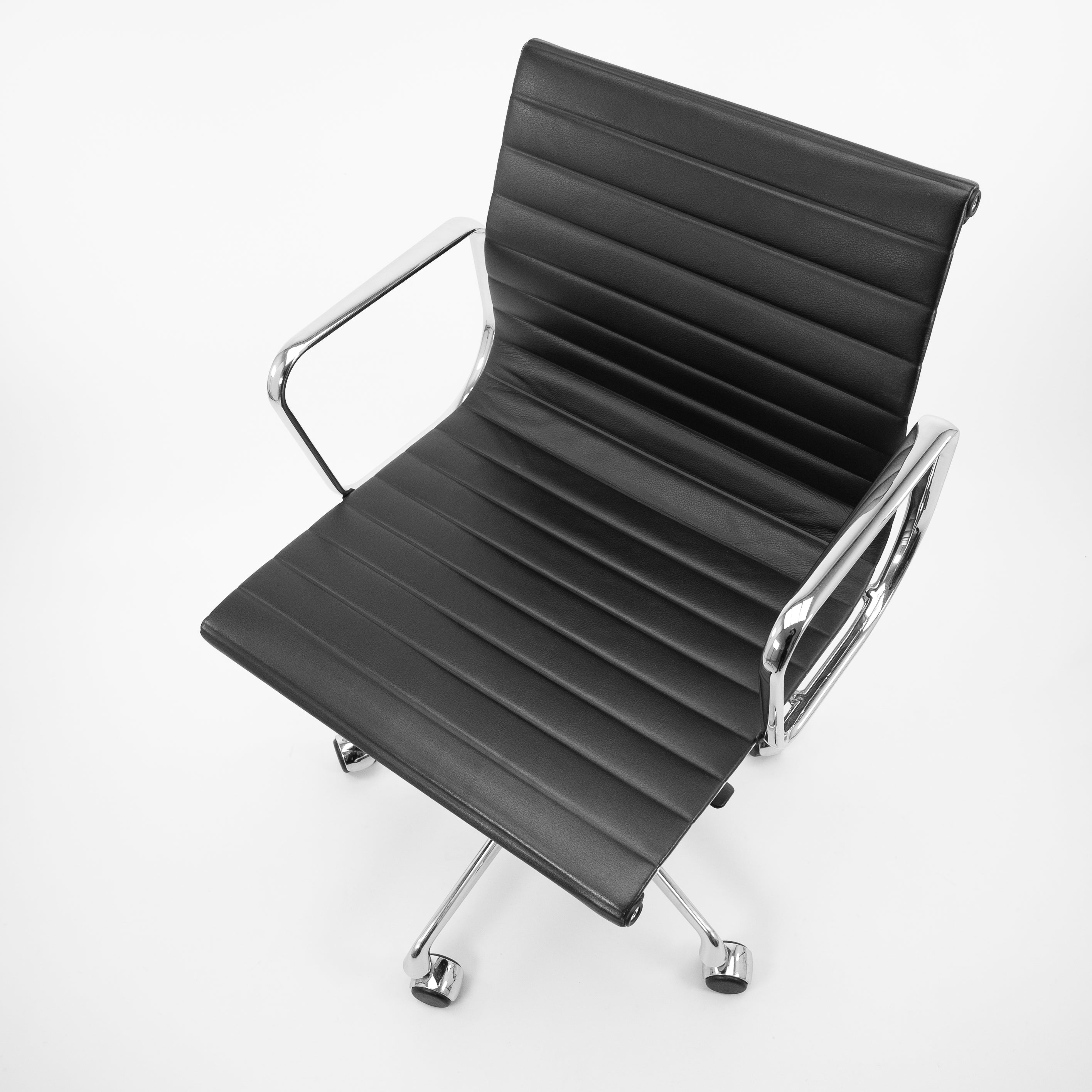 Vitra | EA117