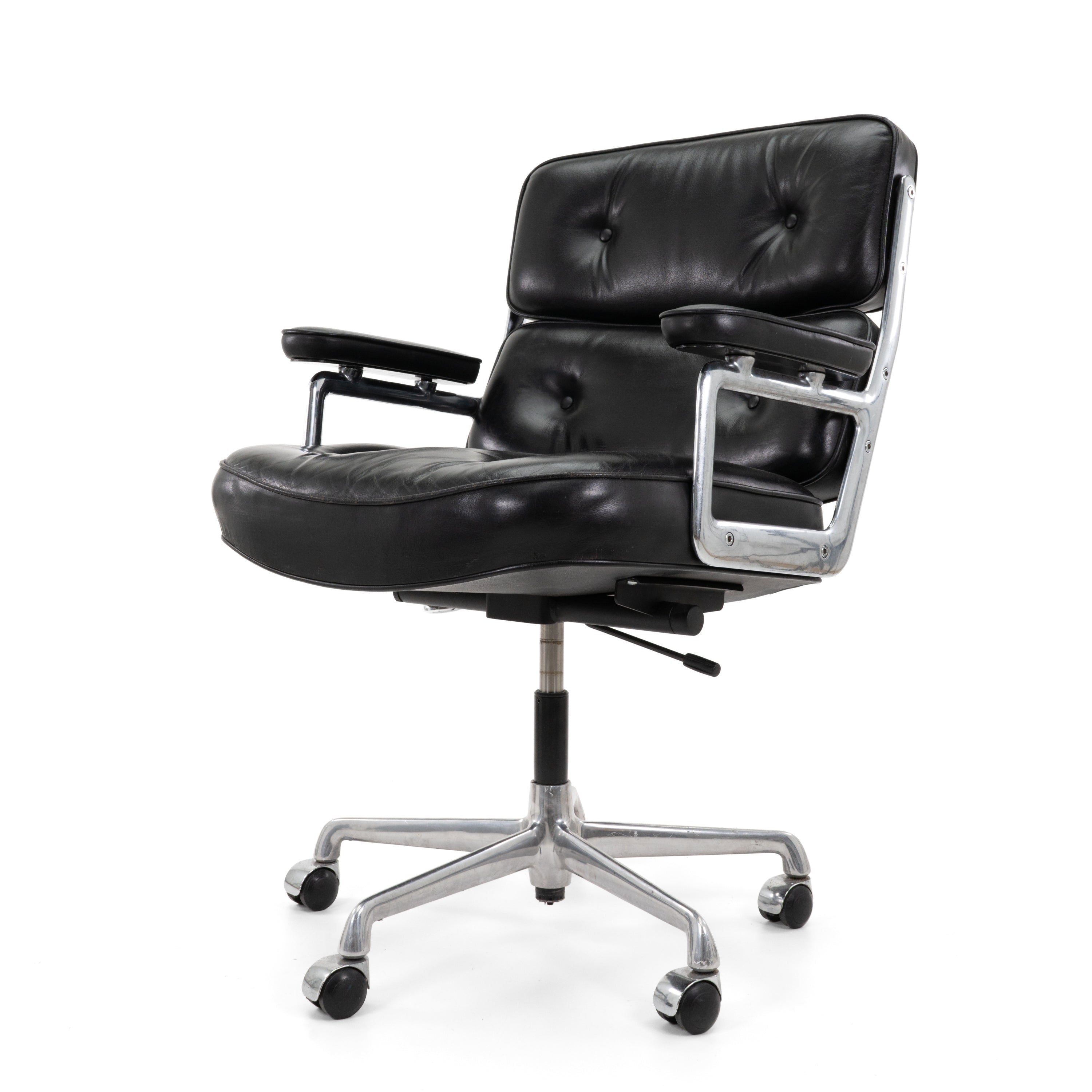 ES104LobbyChair-HermanMiller-BZustand-GestellWippe-LederSchwarz-01.jpg