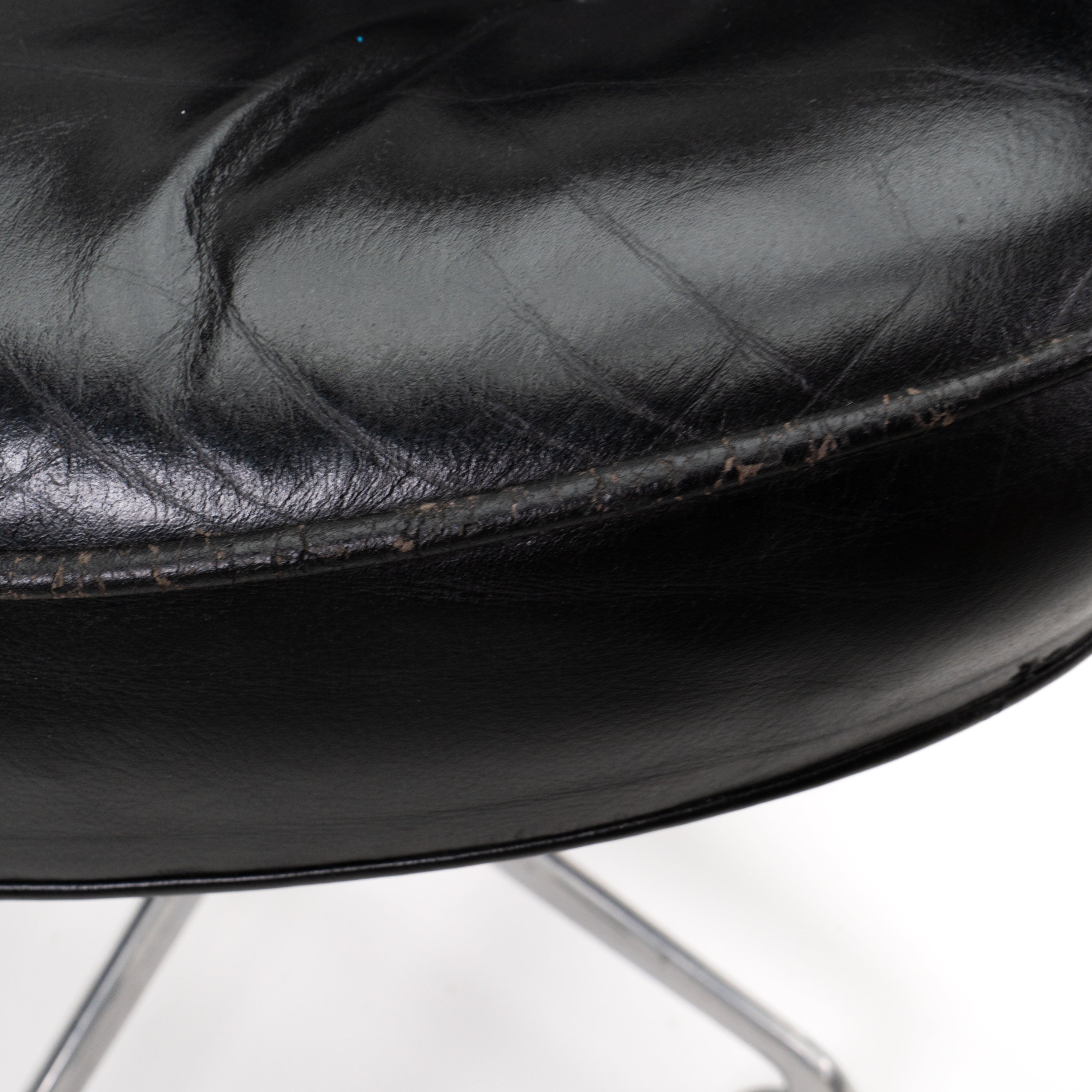 Herman Miller | ES 104 Lobby Chair