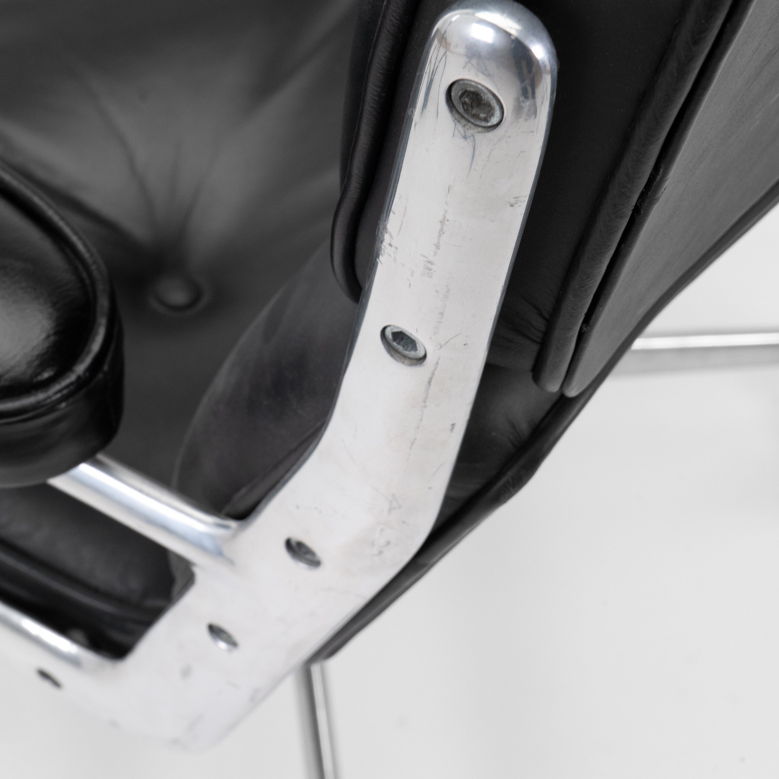 Herman Miller | ES104 Lobby Chair