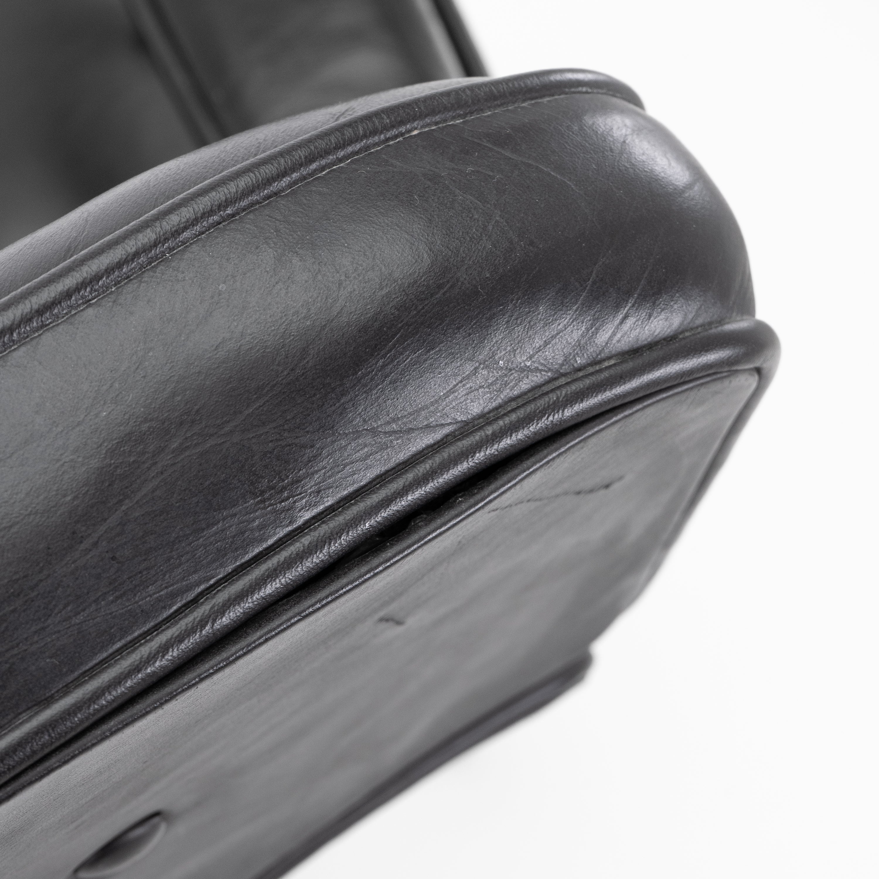 Herman Miller | ES104 Lobby Chair