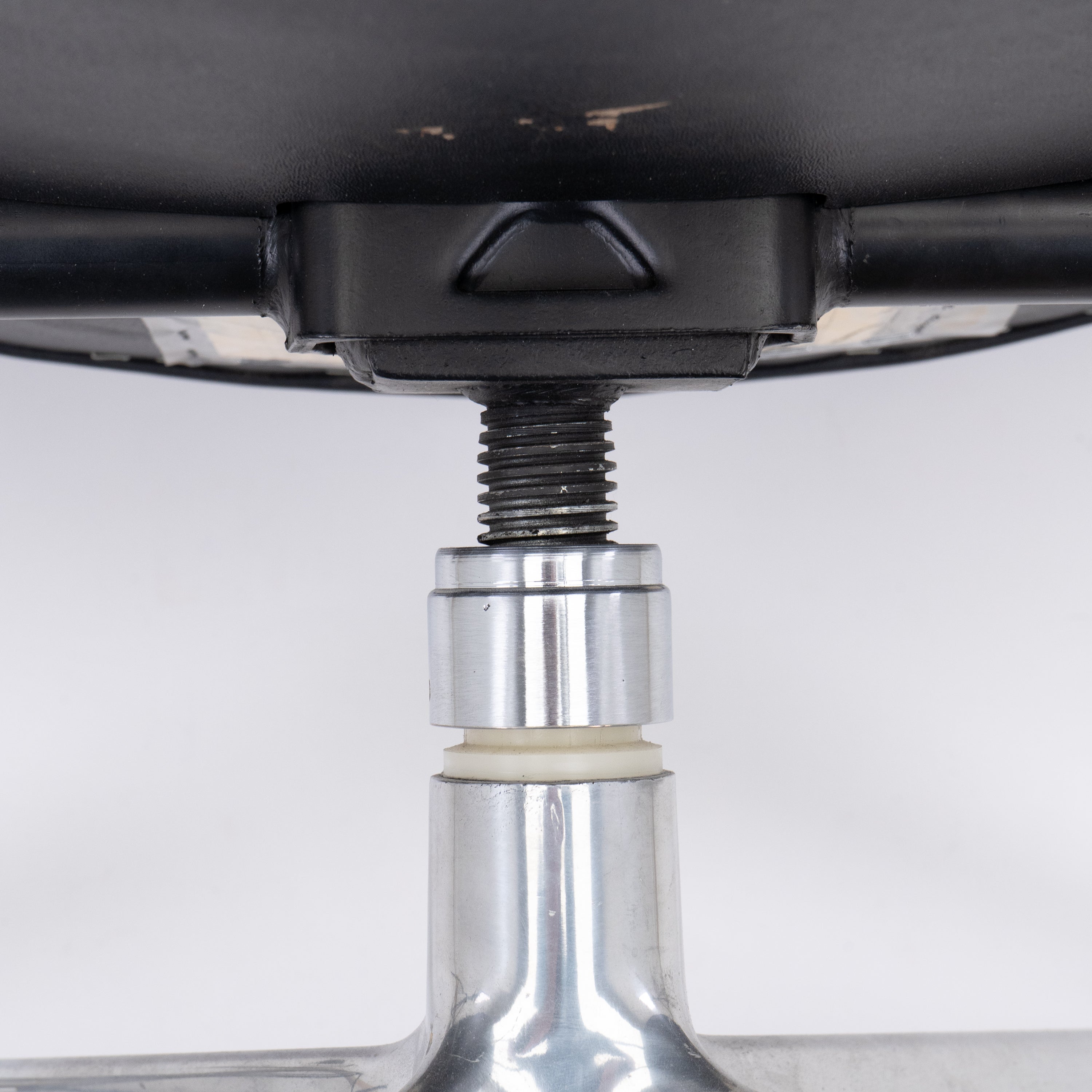 Herman Miller | ES104 Lobby Chair