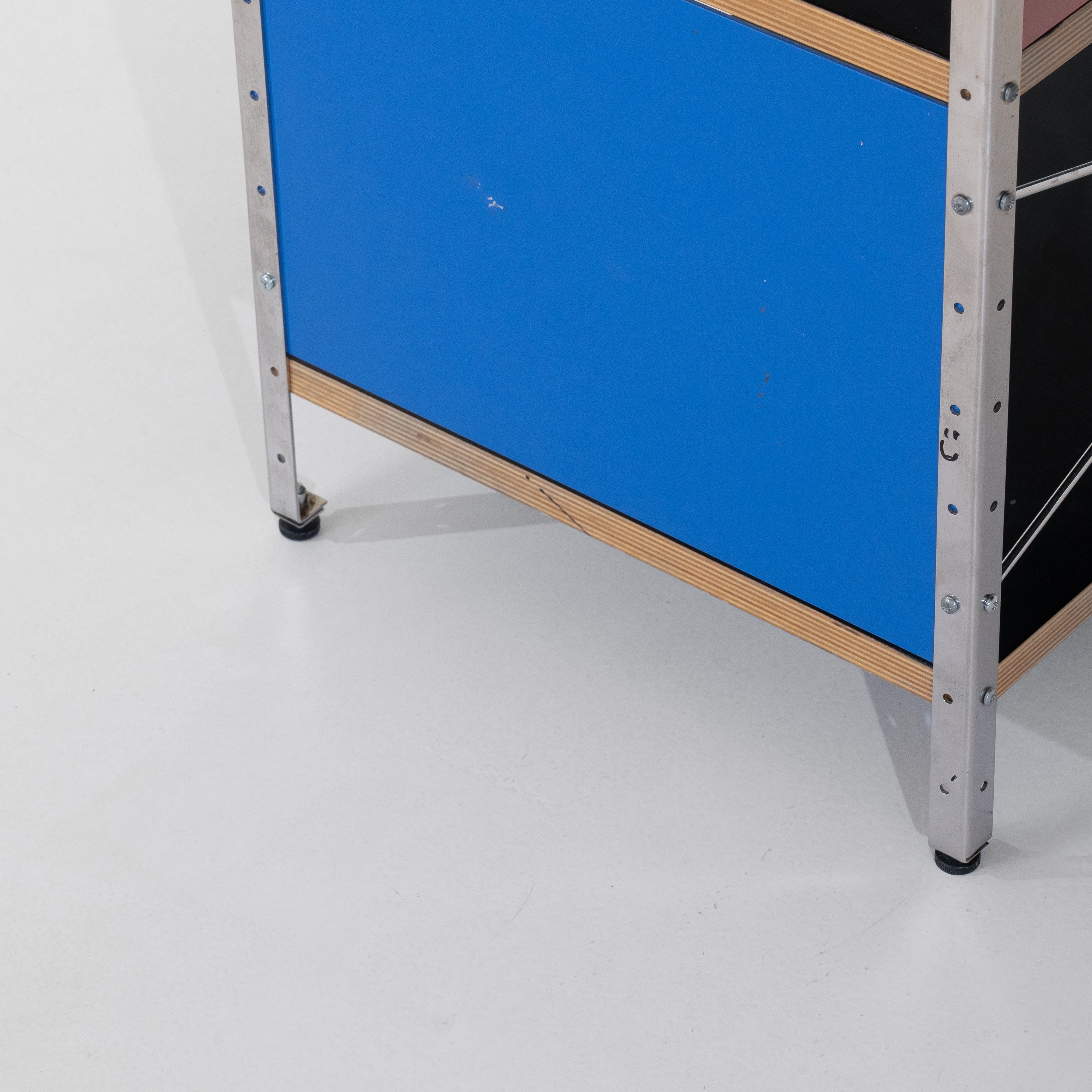 Vitra | Eames Desk Unit