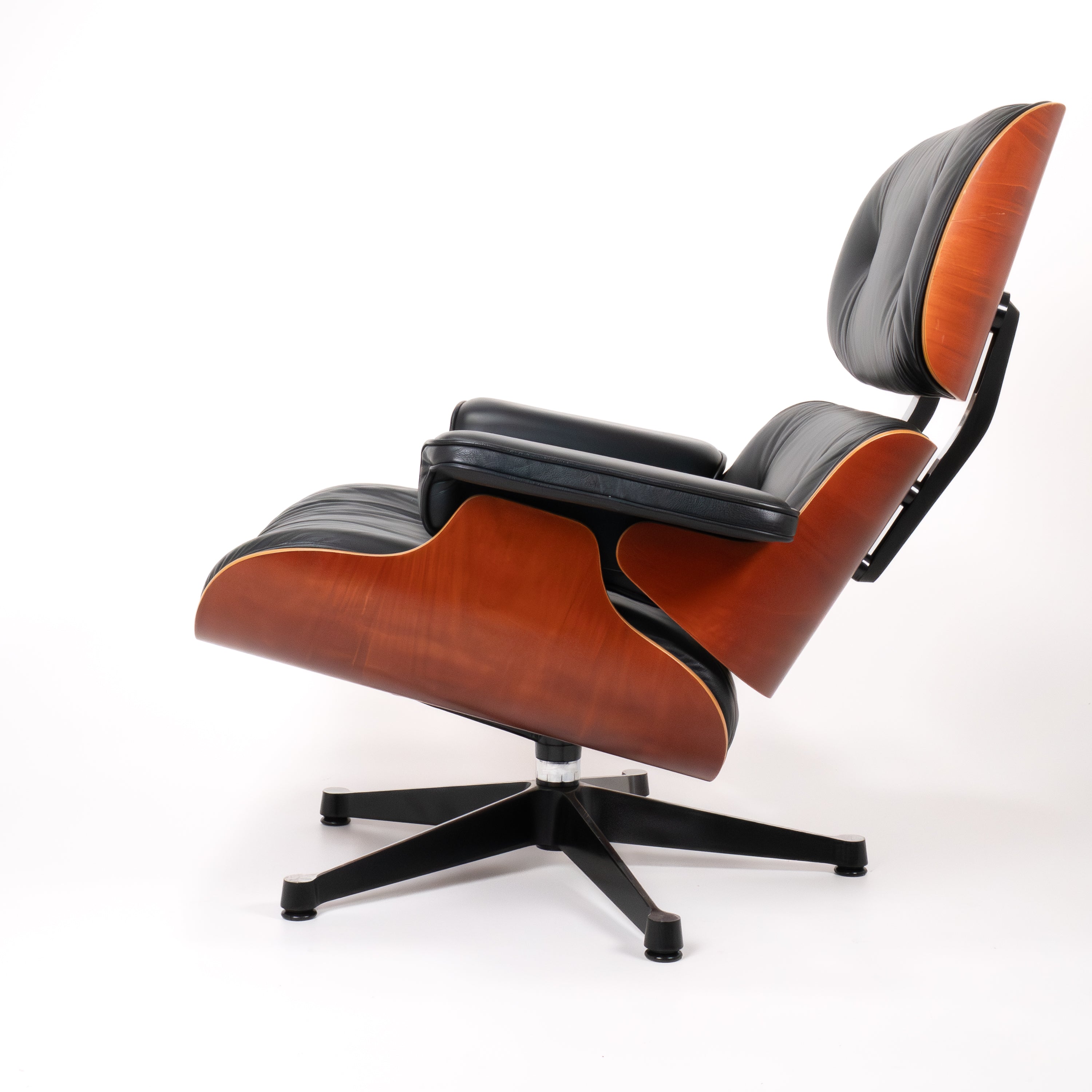 Vitra | Eames Chair Lounge mit Ottoman