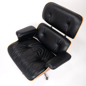Vitra | Eames Chair Lounge mit Ottoman