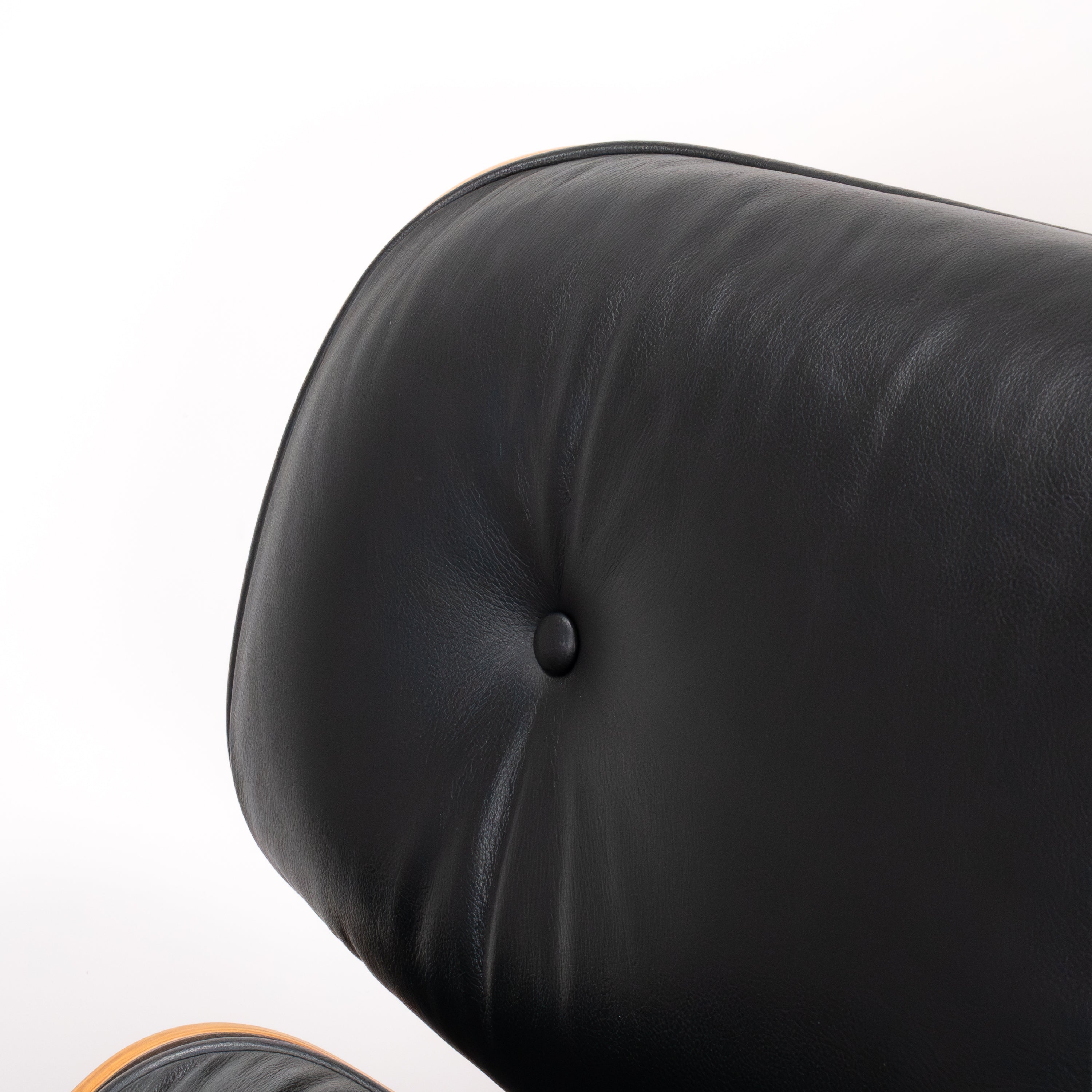 Vitra | Eames Chair Lounge mit Ottoman