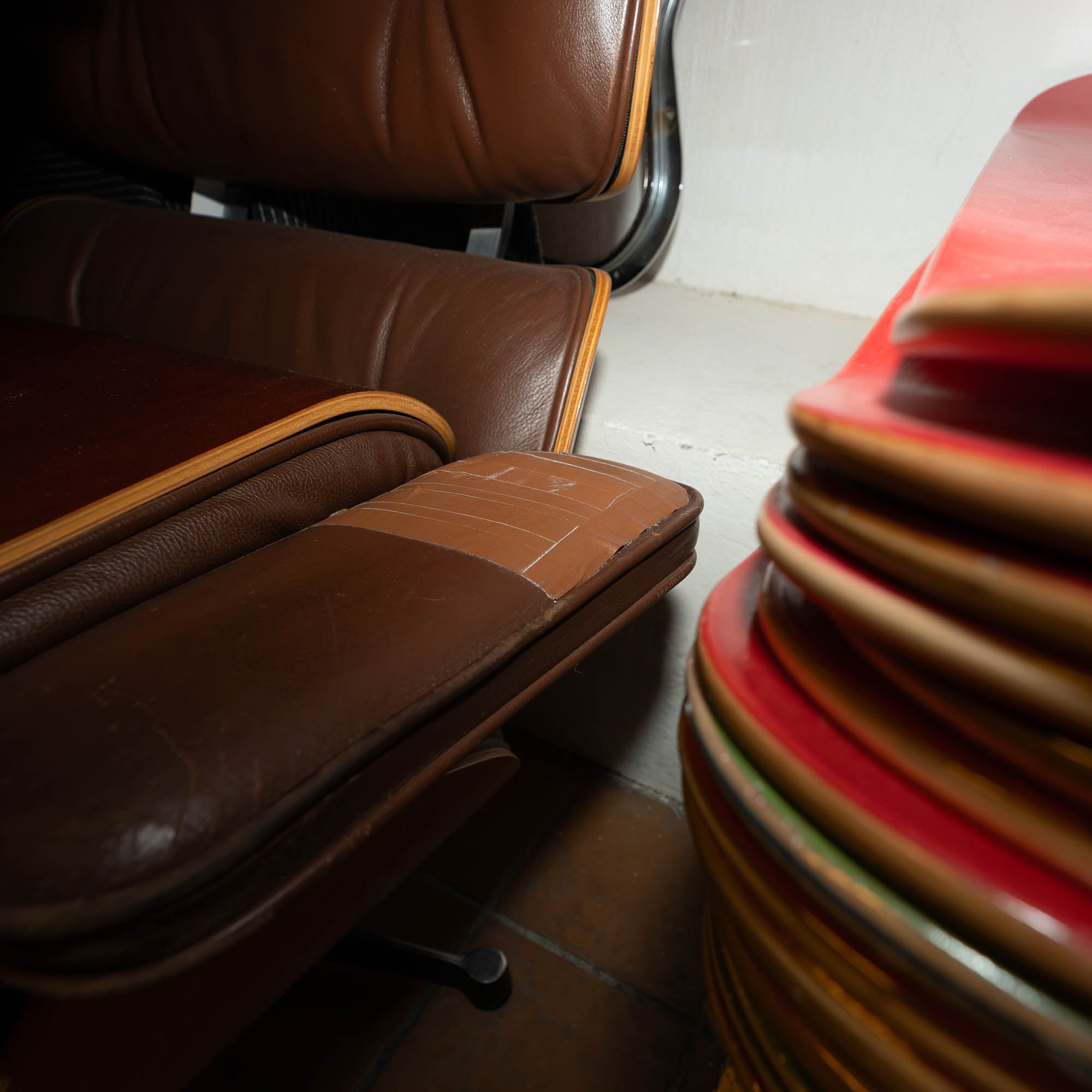 Eames_Lounge_Chair_Reperatur-2.jpg
