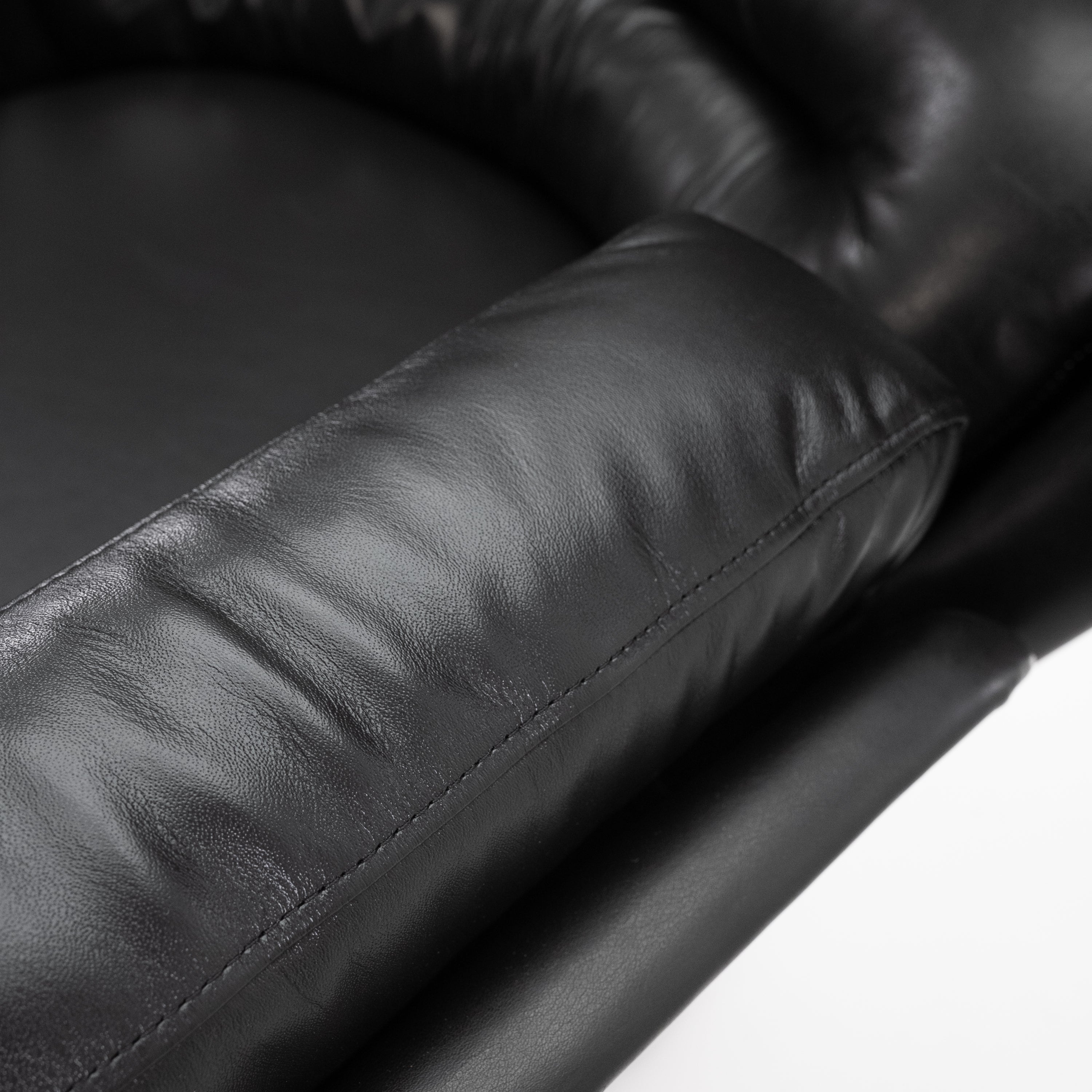 Longhi | Joer Colombo | Elda Chair