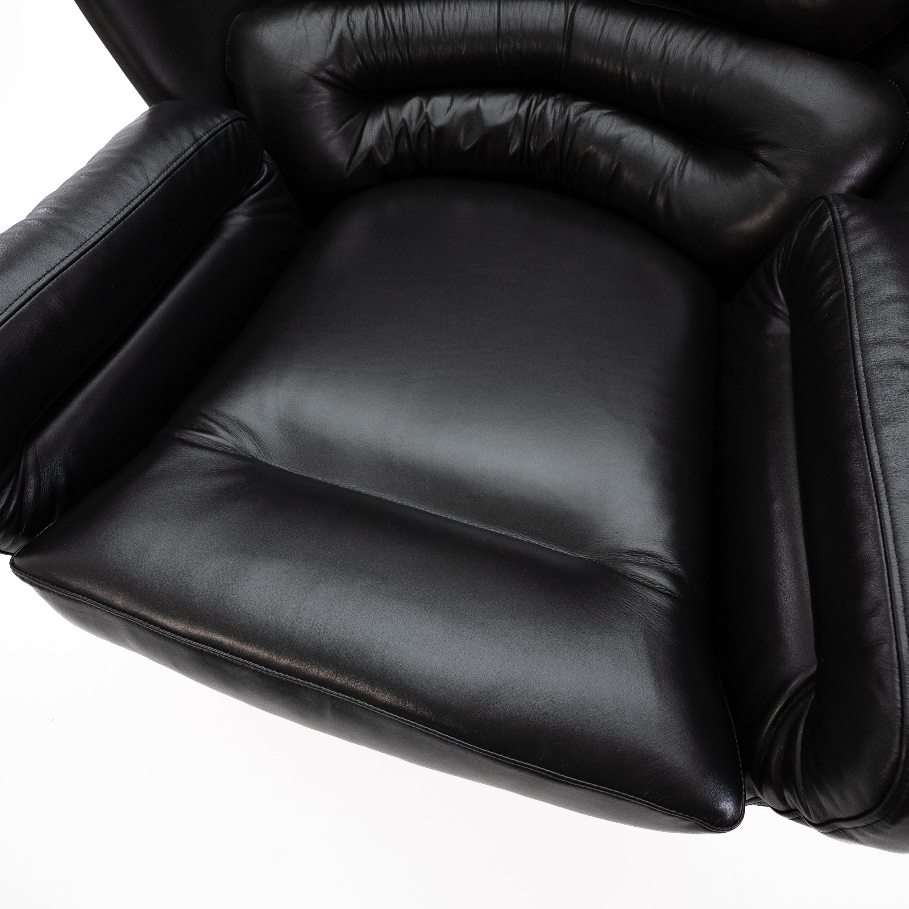 Longhi | Joer Colombo | Elda Chair