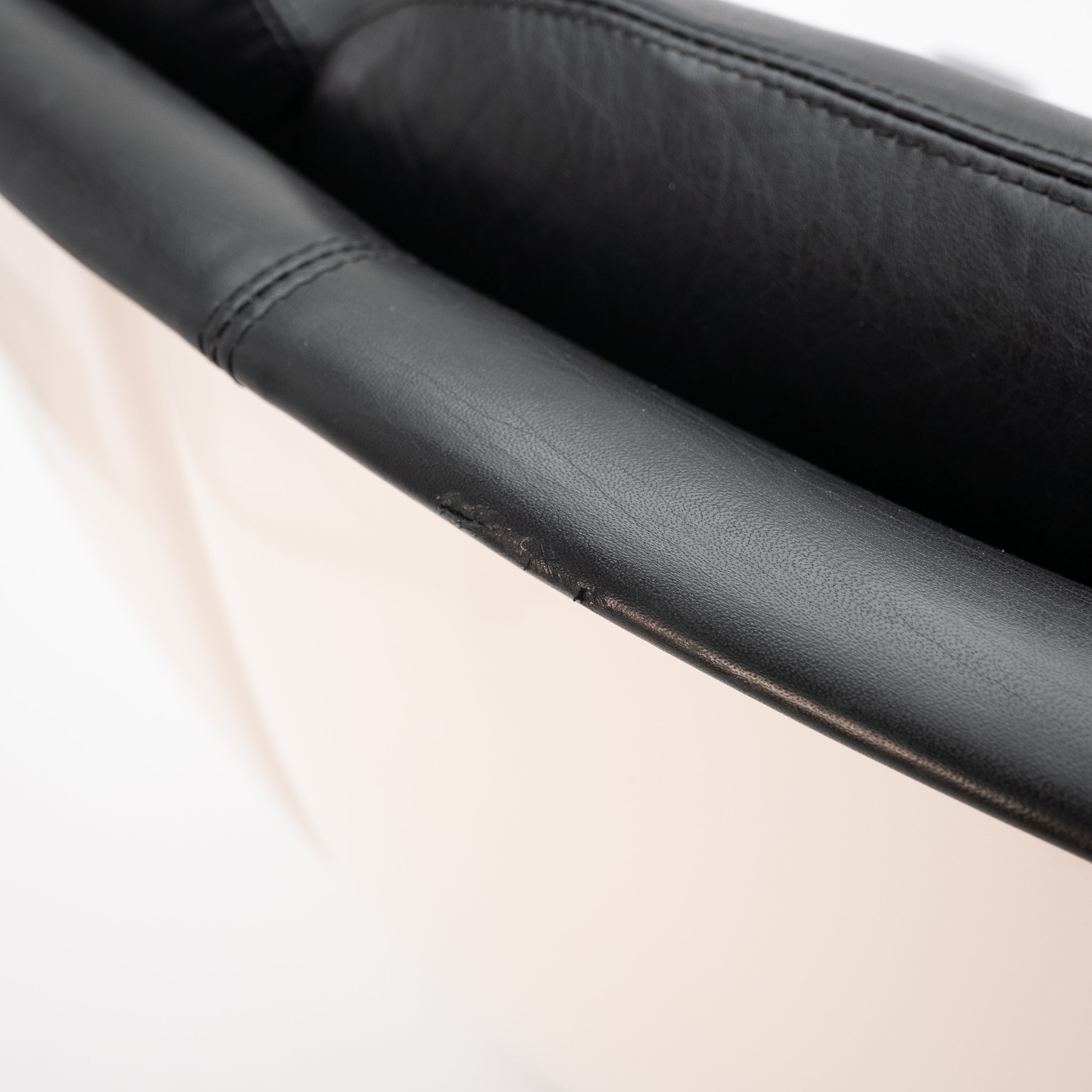Longhi | Joer Colombo | Elda Chair