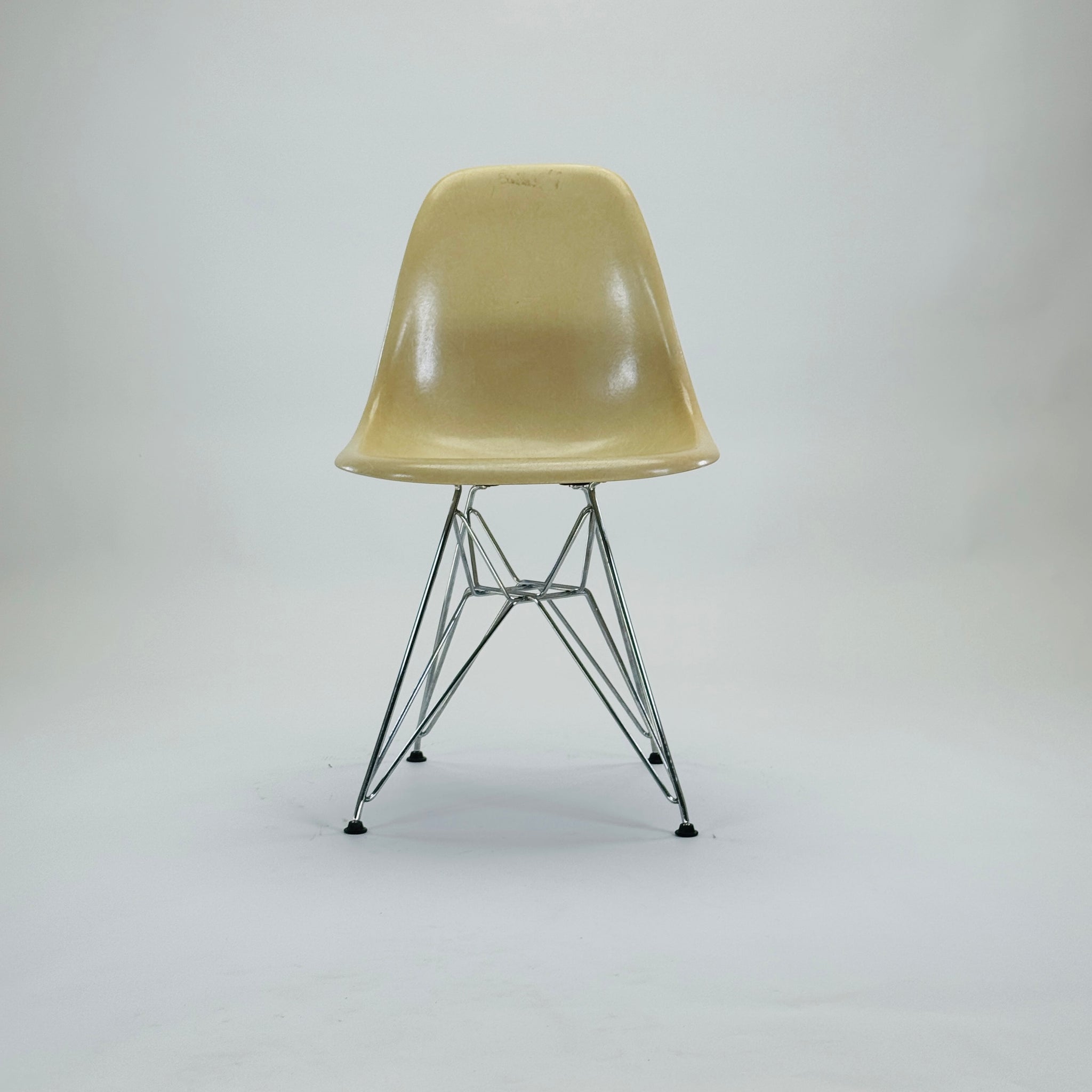 Herman Miller | DSR Chair | Fiberglas