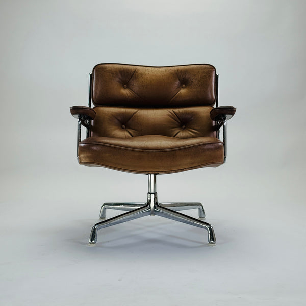 Vitra | ES 105 Eames Lobby Chair