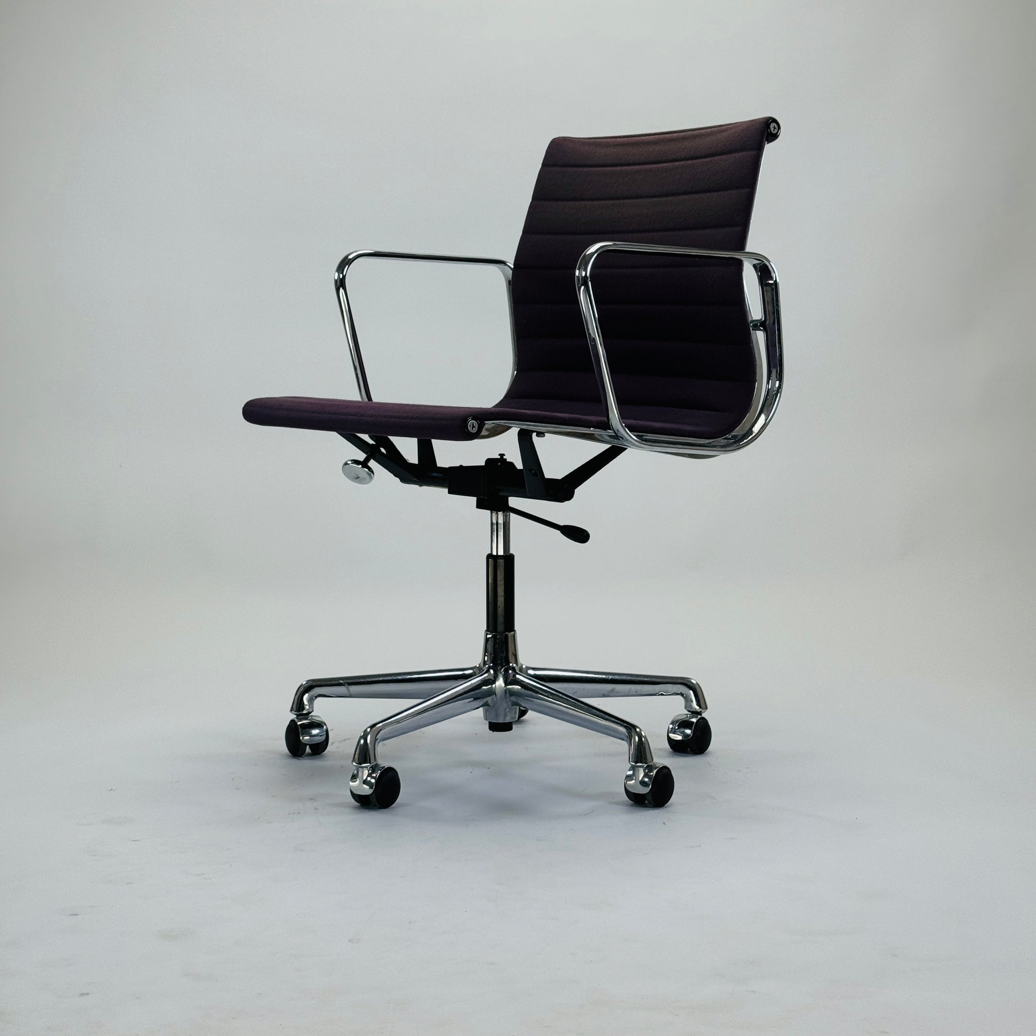 Vitra | EA 117 | Hopsack | Lila