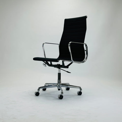 Vitra | EA 119 | Hopsak | Schwarz