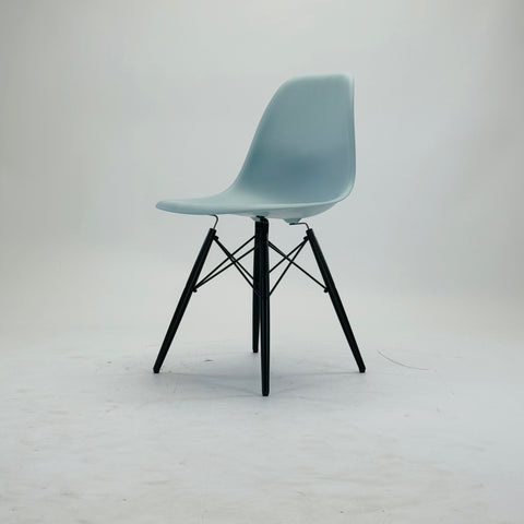 Vitra | DSW Chair | Gestell Dunkel