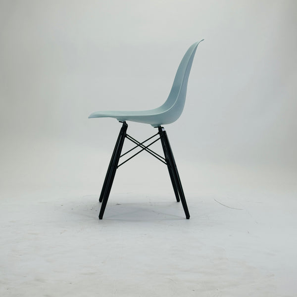 Vitra | DSW Chair | Gestell Dunkel