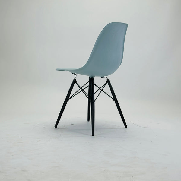 Vitra | DSW Chair | Gestell Dunkel