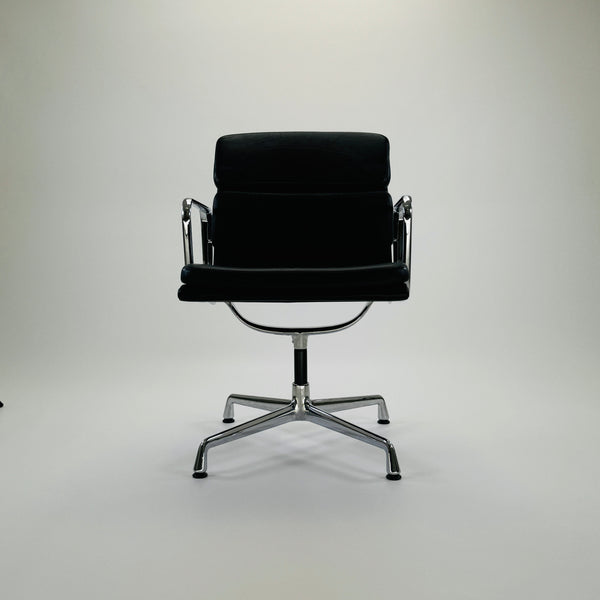 Vitra | EA208 | Softpad Chair