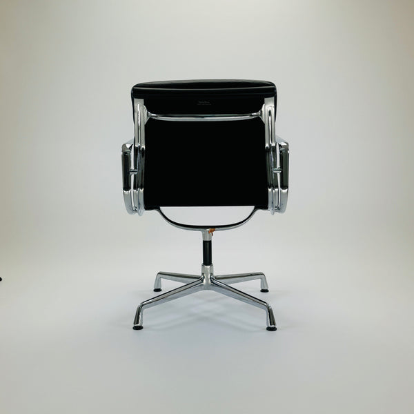 Vitra | EA208 | Softpad Chair