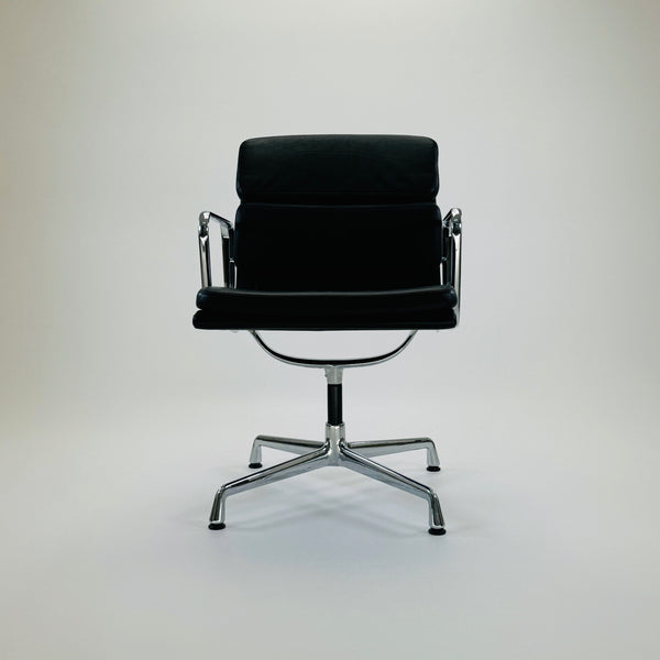 Vitra | EA208 | Softpad Chair