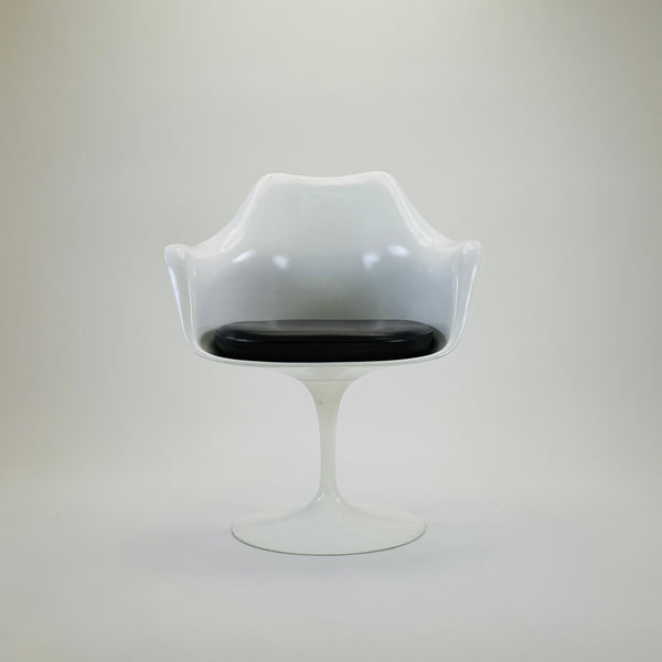 Knoll Intl. | Sarrinen Tulip Armchair