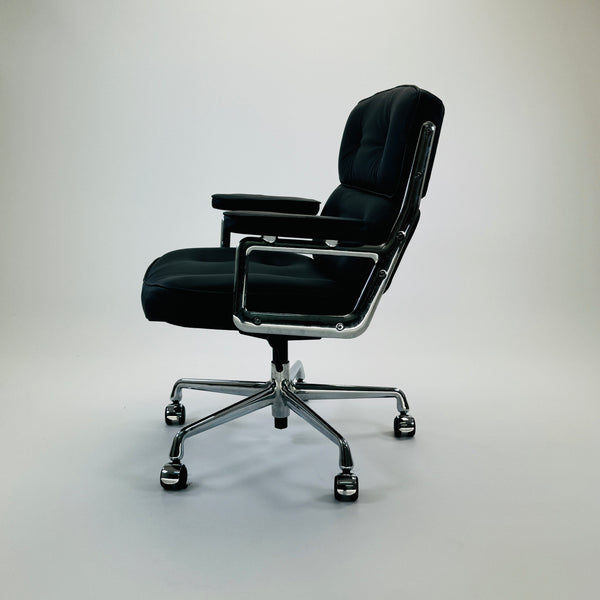 Vitra | ES 104 Eames Lobby Chair