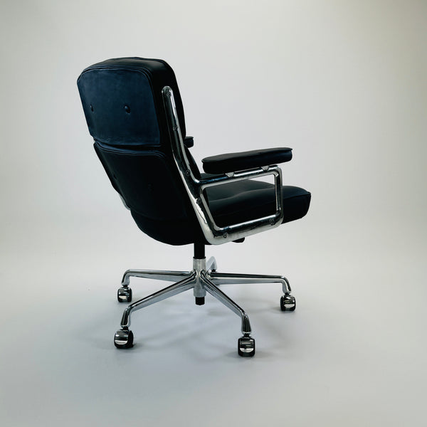 Vitra | ES 104 Eames Lobby Chair