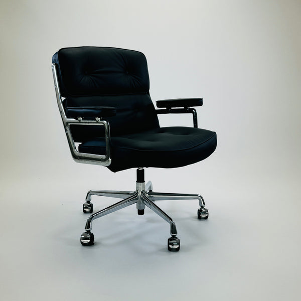 Vitra | ES 104 Eames Lobby Chair