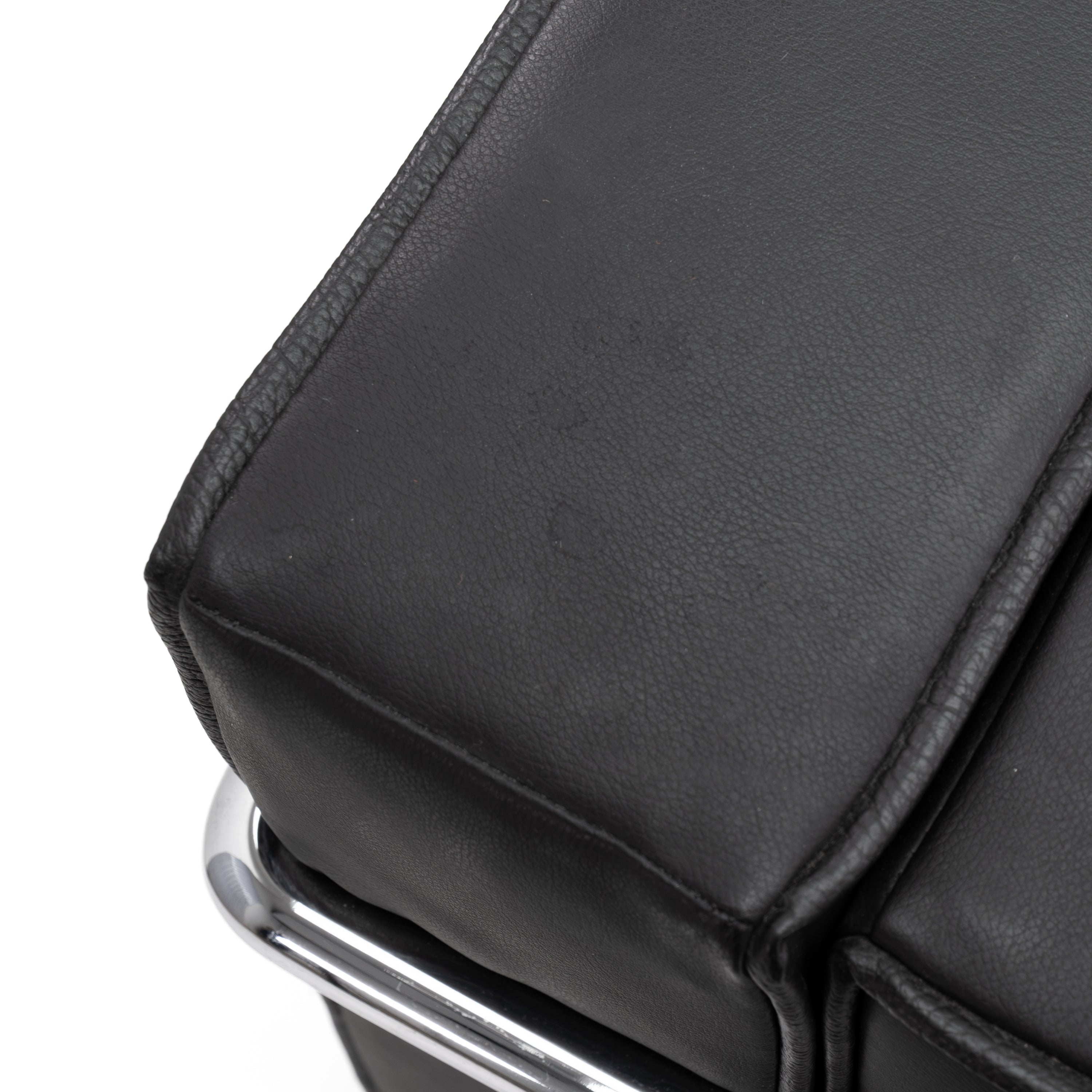 Cassina | LC2 Couch