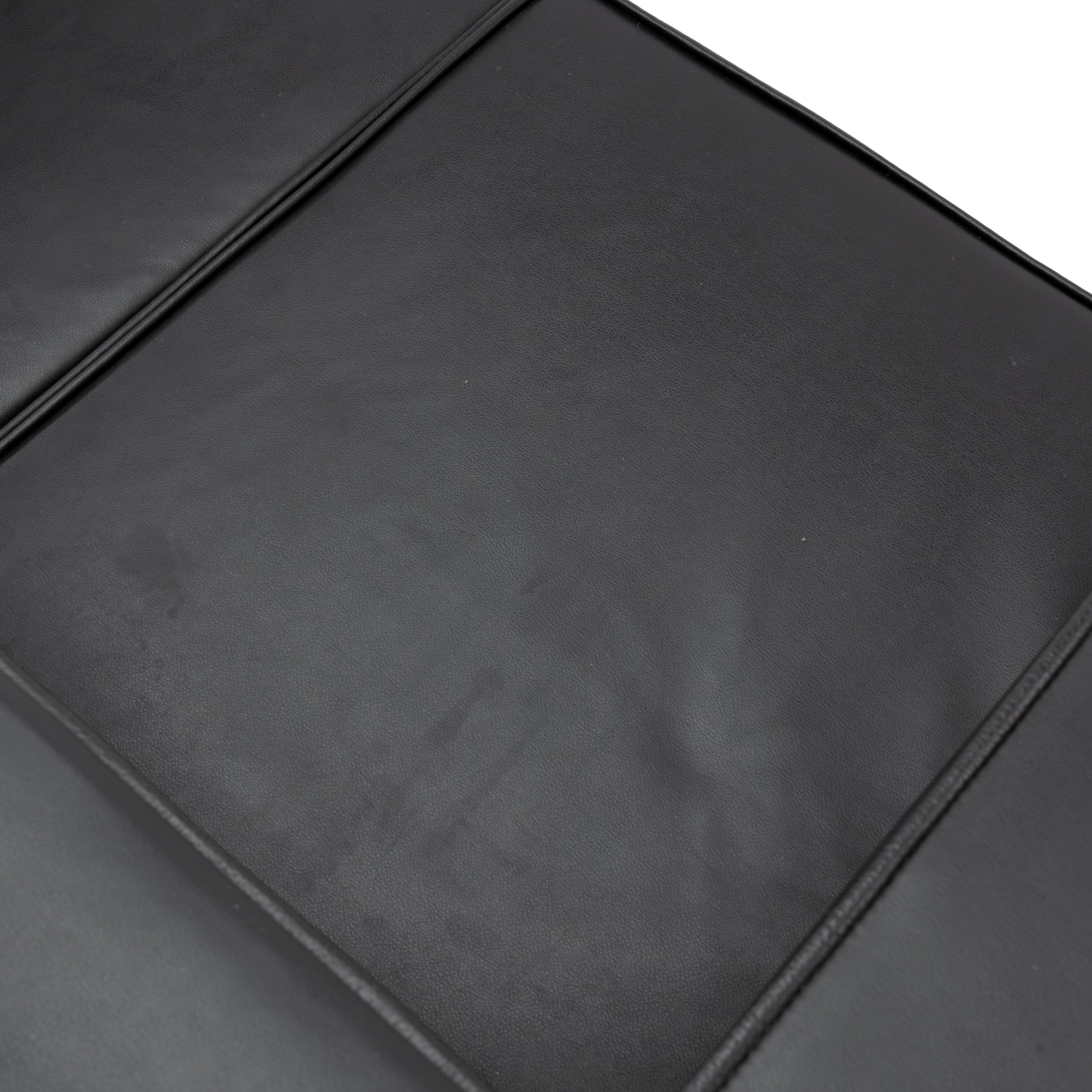 Cassina | LC2 Couch