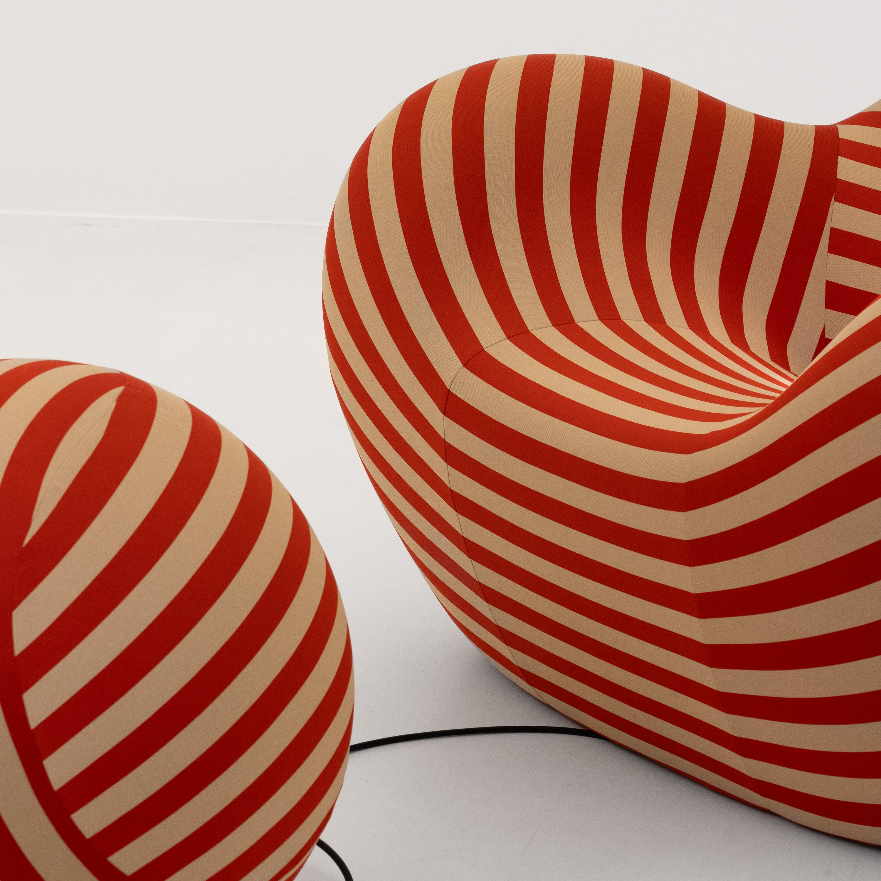 B&B Italia | La Mamma Chair