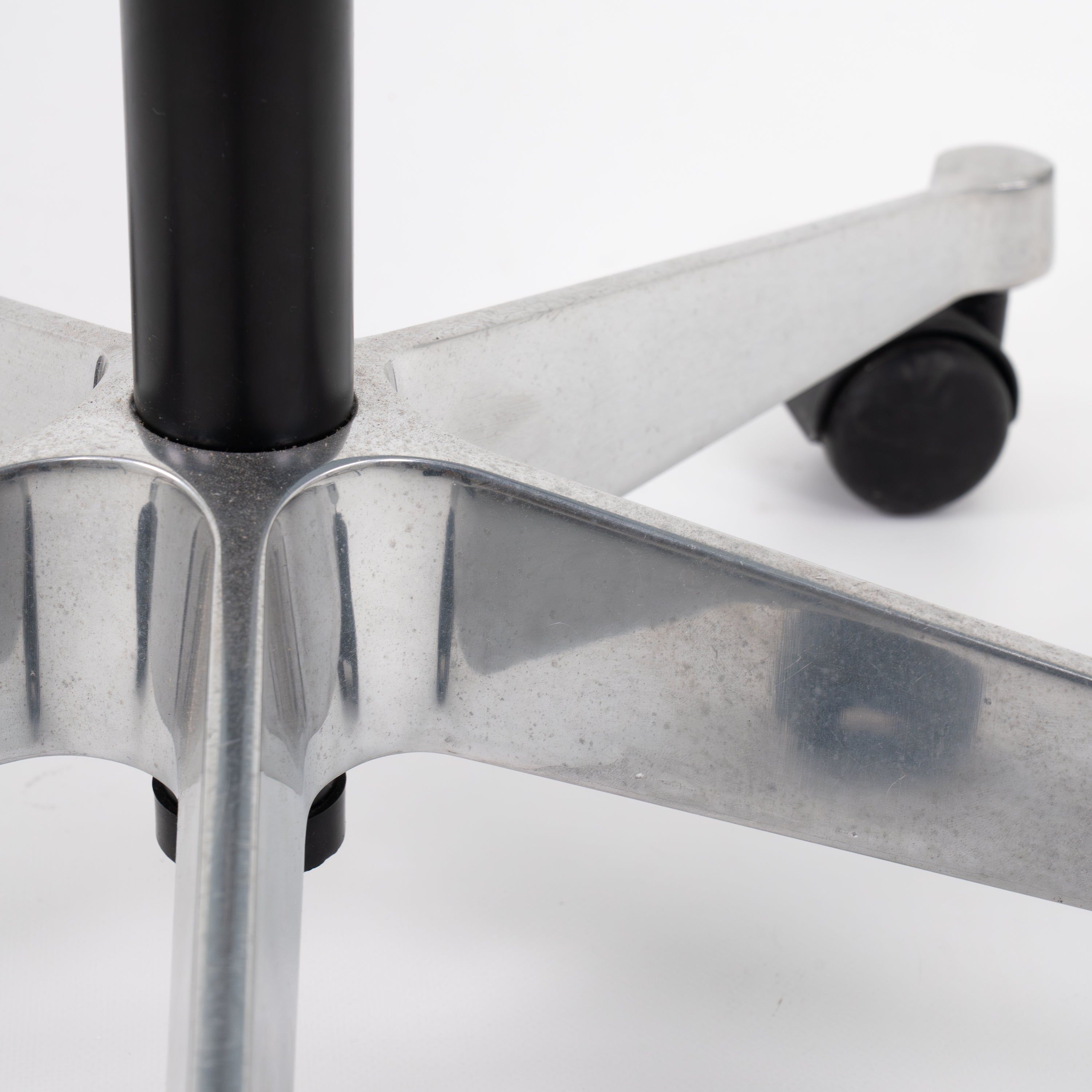 Vitra | PACC Arm Chair