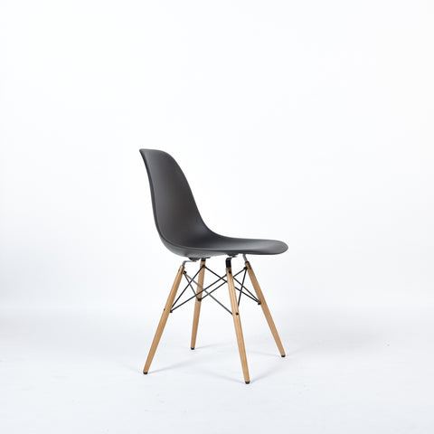 Vitra | DSW Chair | Ahorn Gestell
