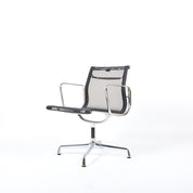 Vitra | EA 108 Besucherstuhl