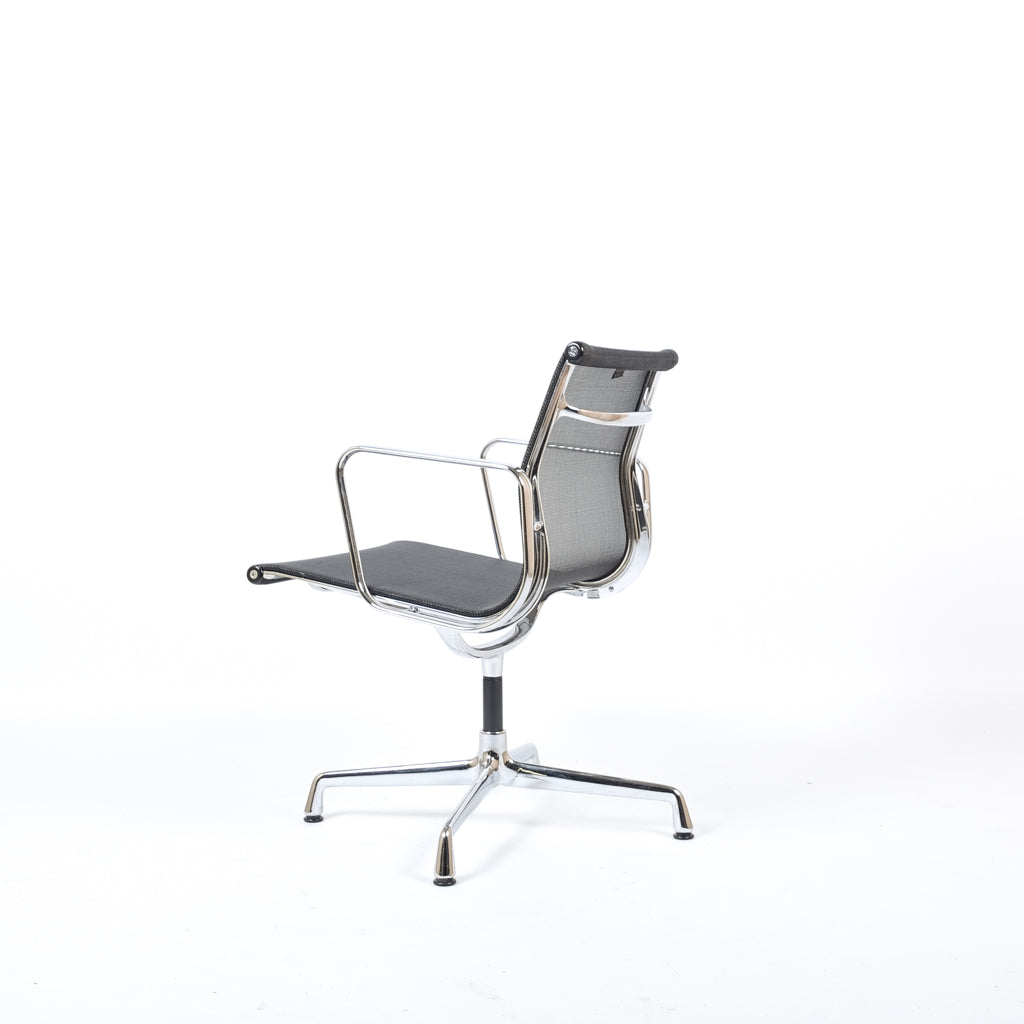 Vitra | EA 108 Besucherstuhl