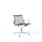 Vitra | EA 108 Besucherstuhl