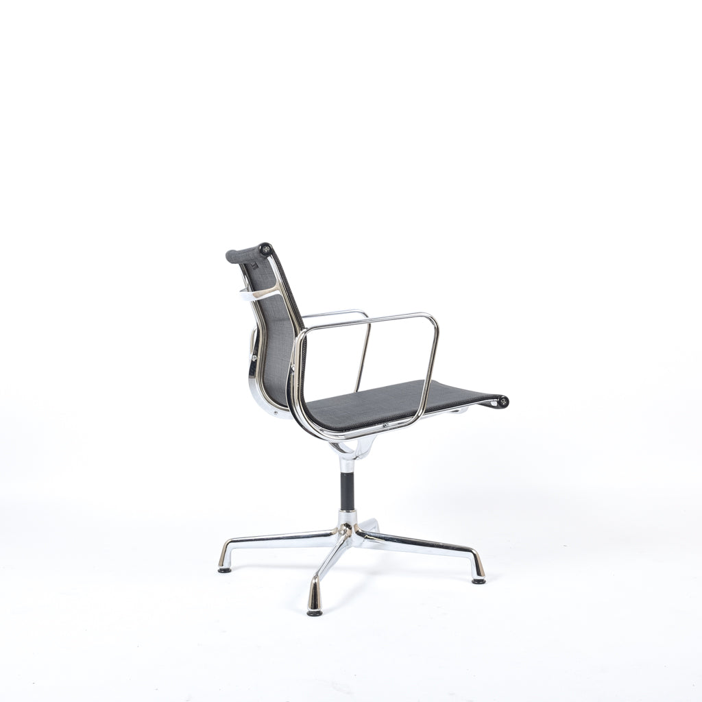 Vitra | EA 108 Besucherstuhl