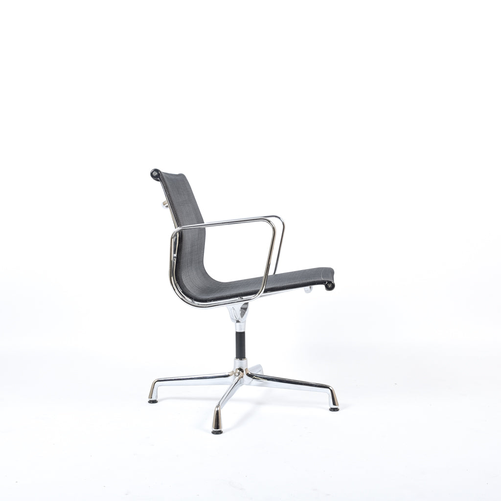 Vitra | EA 108 Besucherstuhl