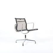 Vitra | EA 108 Besucherstuhl