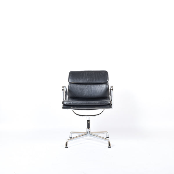 Vitra | EA208 | Softpad Chair