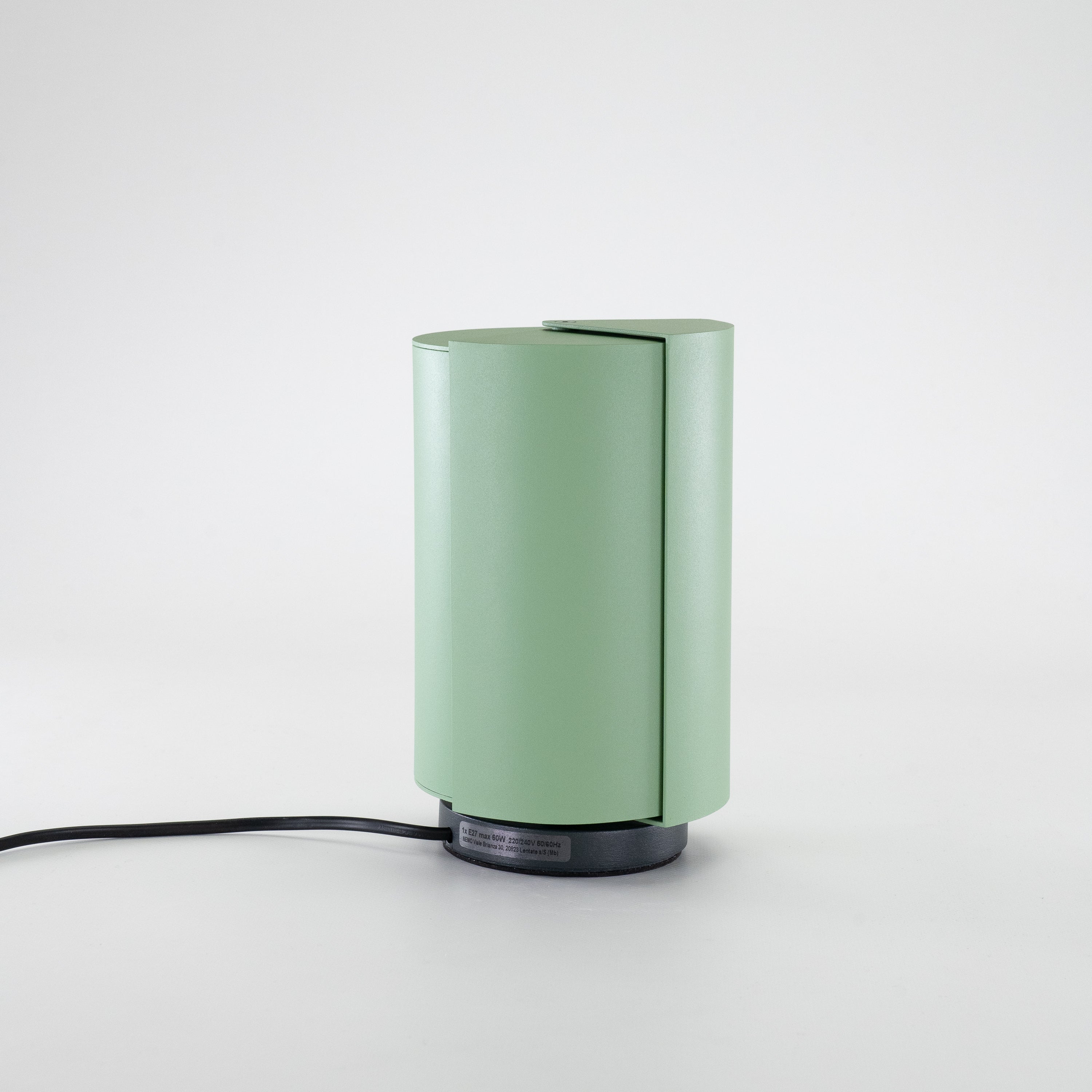 PivotanteaPoserTableLamp-Nemo-AZustand-Variante-Green-02.jpg